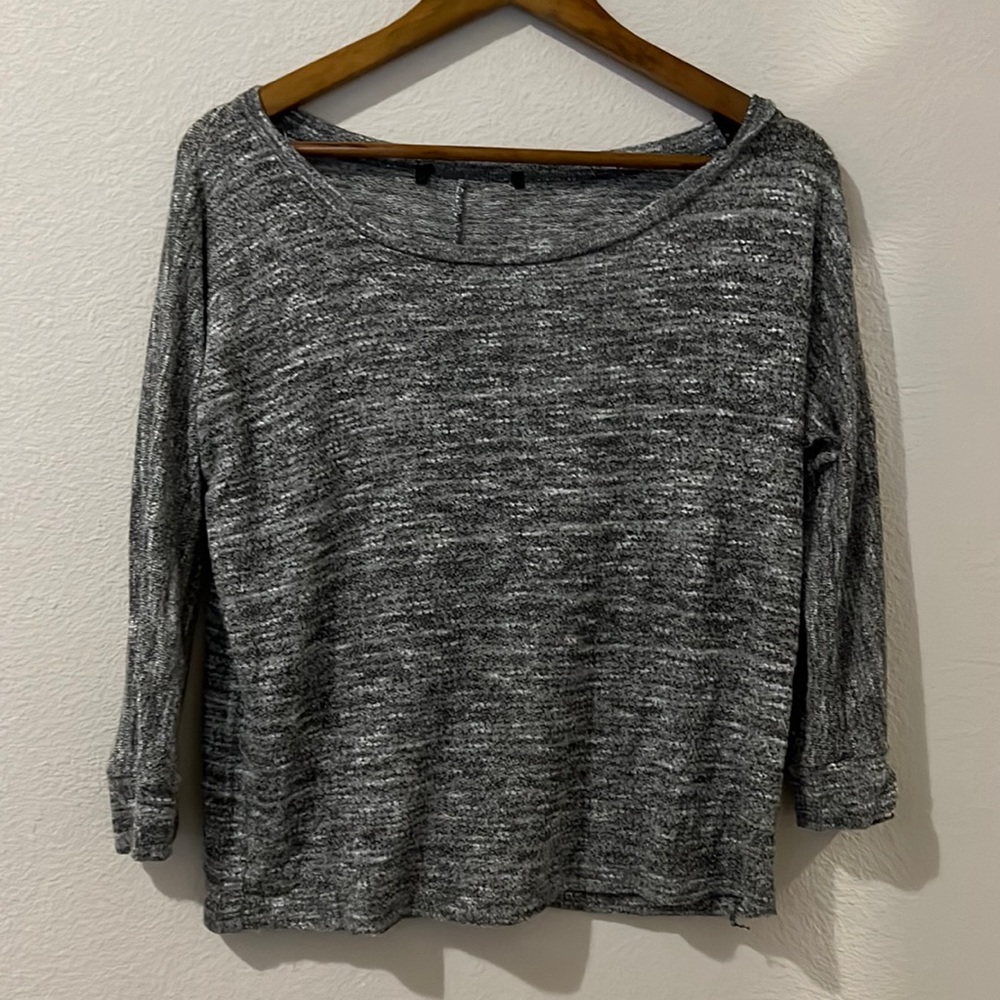 Forever 21 Gray Loose Quarter Length Sleeve Sweater Size S